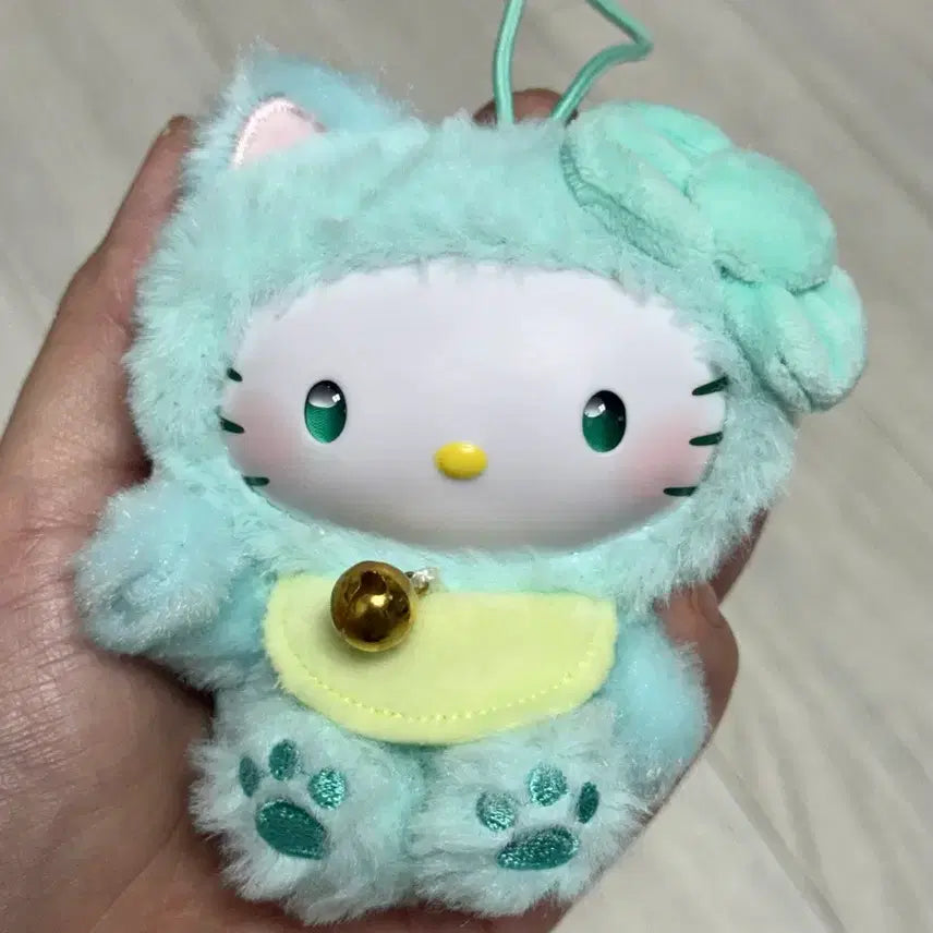 [BUNJANG] Sanrio Hello Kitty Lucky Cat Doll Keychain (Mint) / (새상품) 산리오 헬로키티 행운의 고양이  인형 키링
