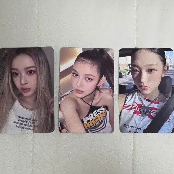 [BUNJANG] NewJeans Super Shy Studio Photocard Bundle Set / [새 상품] 뉴진스 슈퍼샤이 공방 포카 일괄