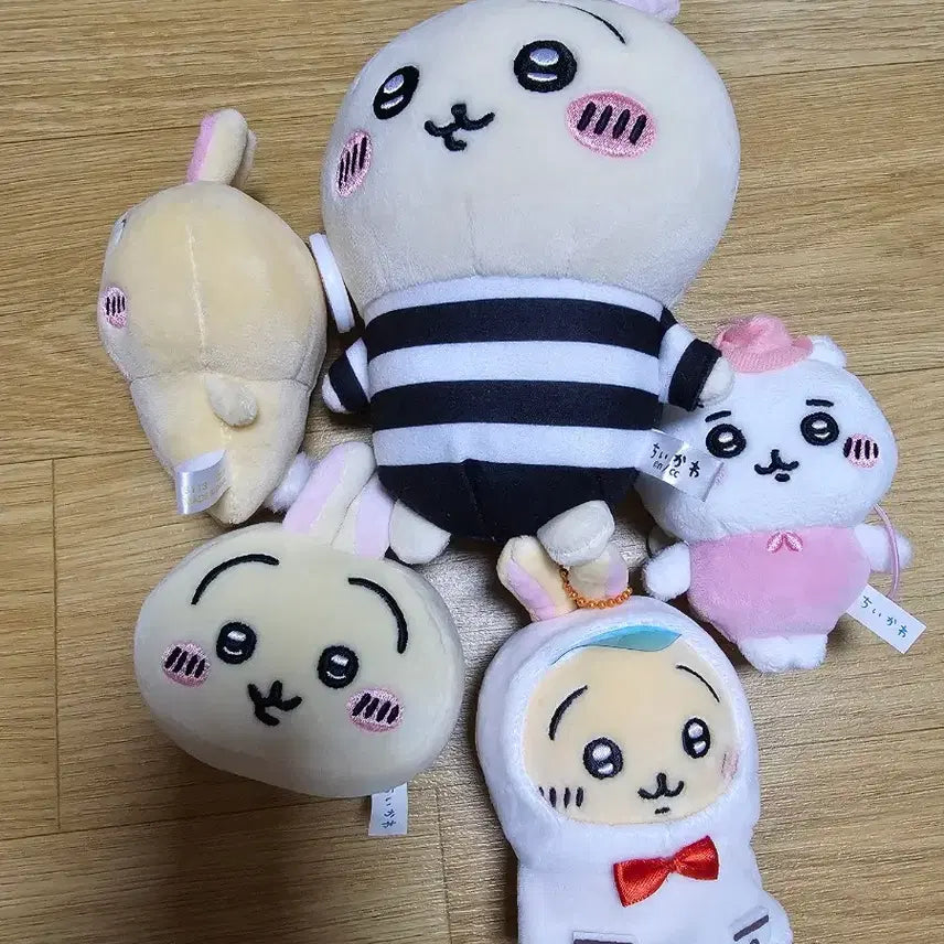 [BUNJANG] Chiikawa Usagi Prisoner Outfit Plush Doll / 죄수복 치이카와 감옥 우사기