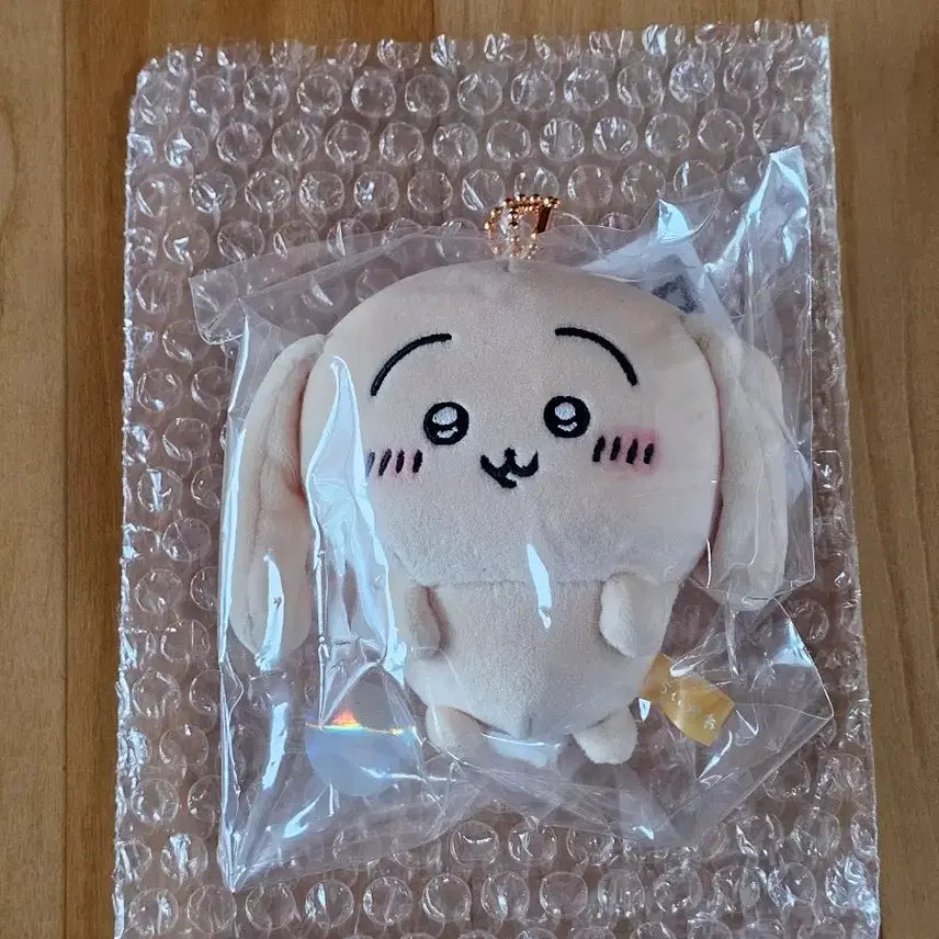 [BUNJANG] Chiikawa Robber Usagi Figure / 치이카와 먼작귀 롭이어 우사기
