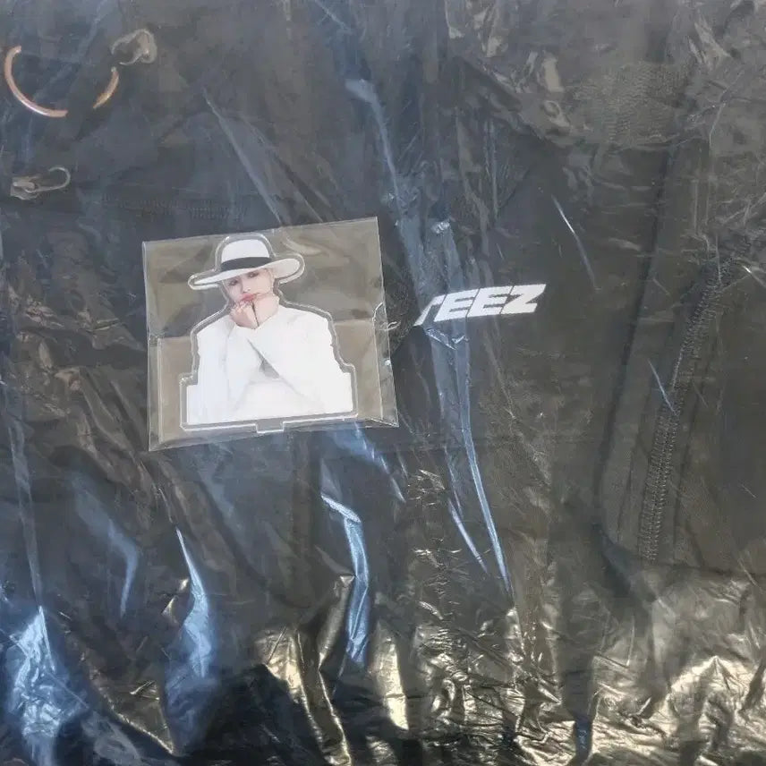 [BUNJANG] ATEEZ Seonghwa Duffle Bag Acrylic Stand Bundle Set / 에이티즈 더플백 성화 아크릴 스탠드