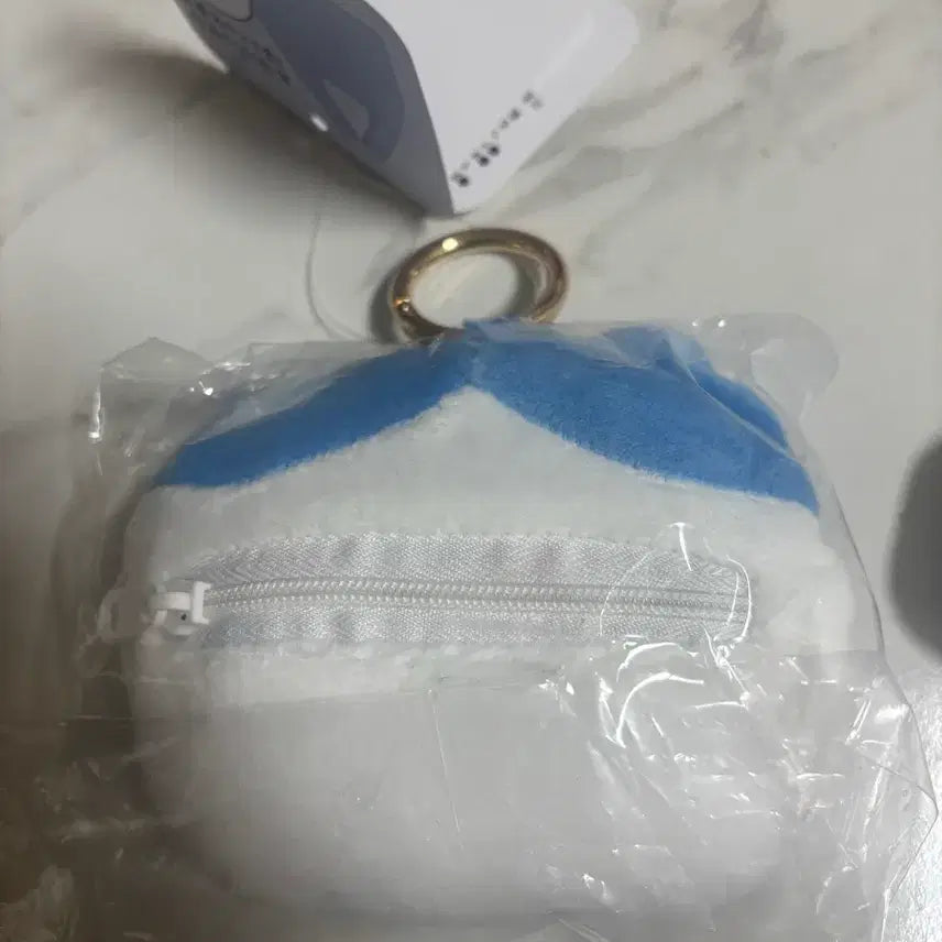 [BUNJANG] Chiikawa Face Mascot Hachiware with Eco Bag / 먼작귀 치이카와 에코백이 들어있는 얼굴 마스코트 하치와레