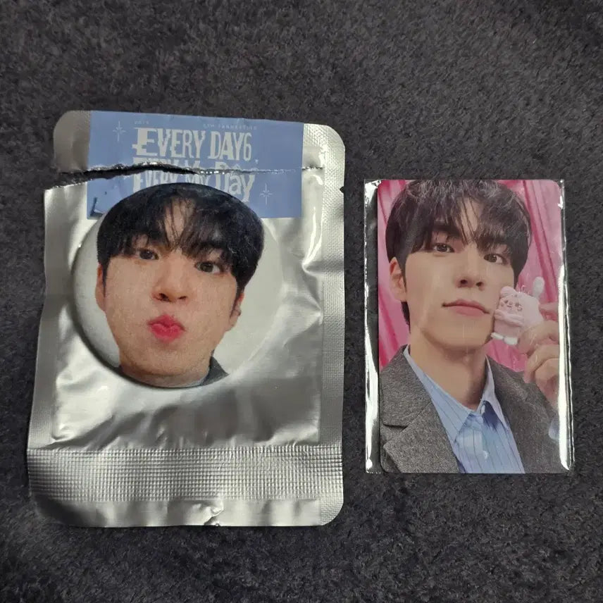 [BUNJANG] Day6 Young K Secret Soft Badge Pin Button / 데이식스 팬미팅 엠디 온판 4만원 포카 원필 시크릿 소프트 뱃지 핀버튼 원필 말랑 원필