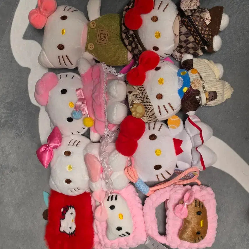 [BUNJANG] Hello Kitty Doll Bundle Set / 헬로키티 인형 일괄