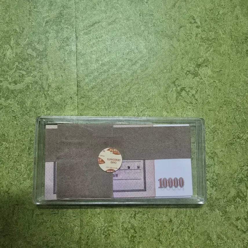 [BUNJANG] North Korea 2003 10,000 Won "Sinyongkwon" Banknote Bundle (100 Notes) - Uncirculated / (정리중)위쪽나라 2003년 만원 신용권 100매 다발 (수집용/기념품)