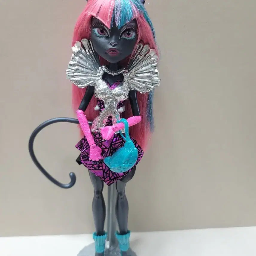 [BUNJANG] Monster High Catty Noir "Freaky Fusion" Doll / 몬스터하이 캐티 느와르 부욕