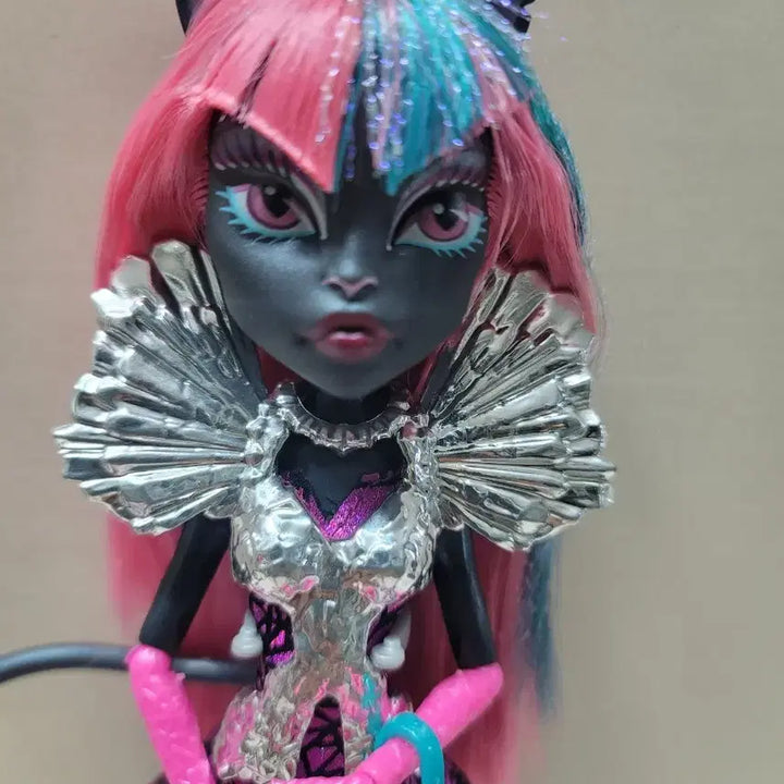 [BUNJANG] Monster High Catty Noir "Freaky Fusion" Doll / 몬스터하이 캐티 느와르 부욕