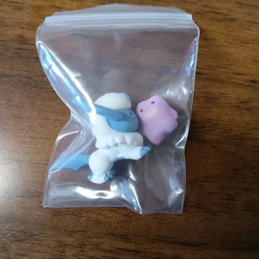 [BUNJANG] Metamong Absol Transform Figure / 변신 메타몽 앱솔 피규어