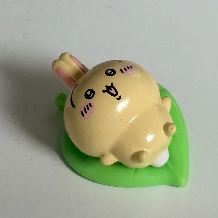 [BUNJANG] Chiikawa Usagi Leaf Bath Bomb Figure / 치이카와 우사기 나뭇잎 입욕제 피규어