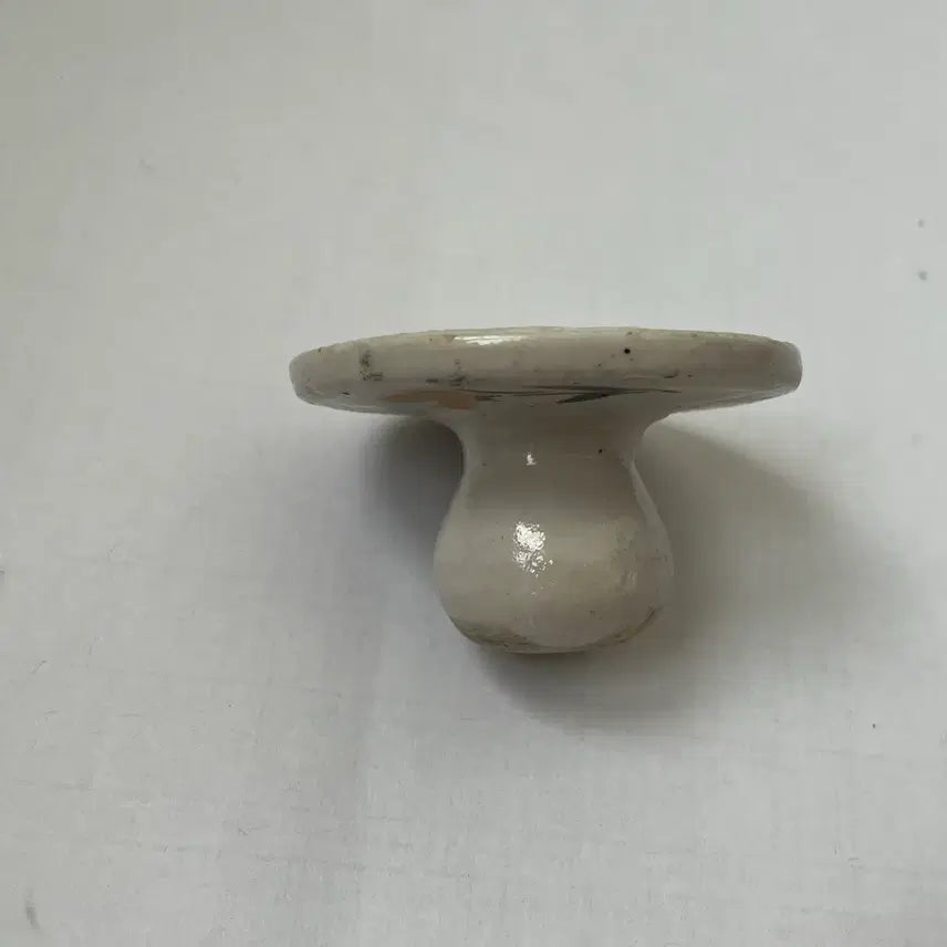 [BUNJANG] White Porcelain Chrysanthemum Pattern Rice Cake Mold / 국화문 백자 떡살 (도자기 떡도장)