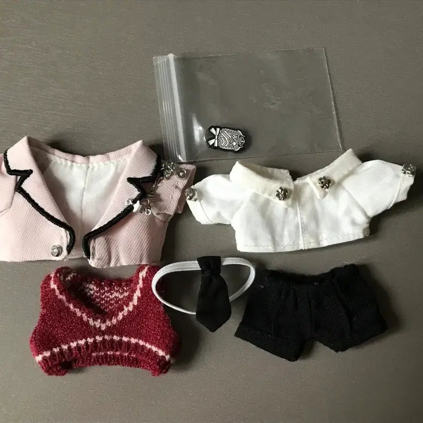 [BUNJANG] WOOBL Cotton College 5cm Cherry Outfit / 우블 코튼컬리지 5cm 체리 양도
