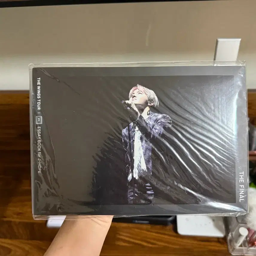 BUNJANG] BTS Wings Tour Essay Book J-Hope Photocard / 방탄소년단