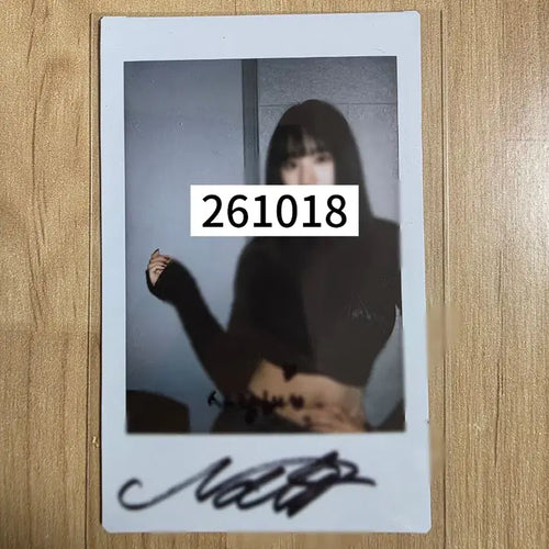 [BUNJANG] KISS OF LIFE Nattie Signed Polaroid / 키스오브라이프 나띠 사인 폴라로이드
