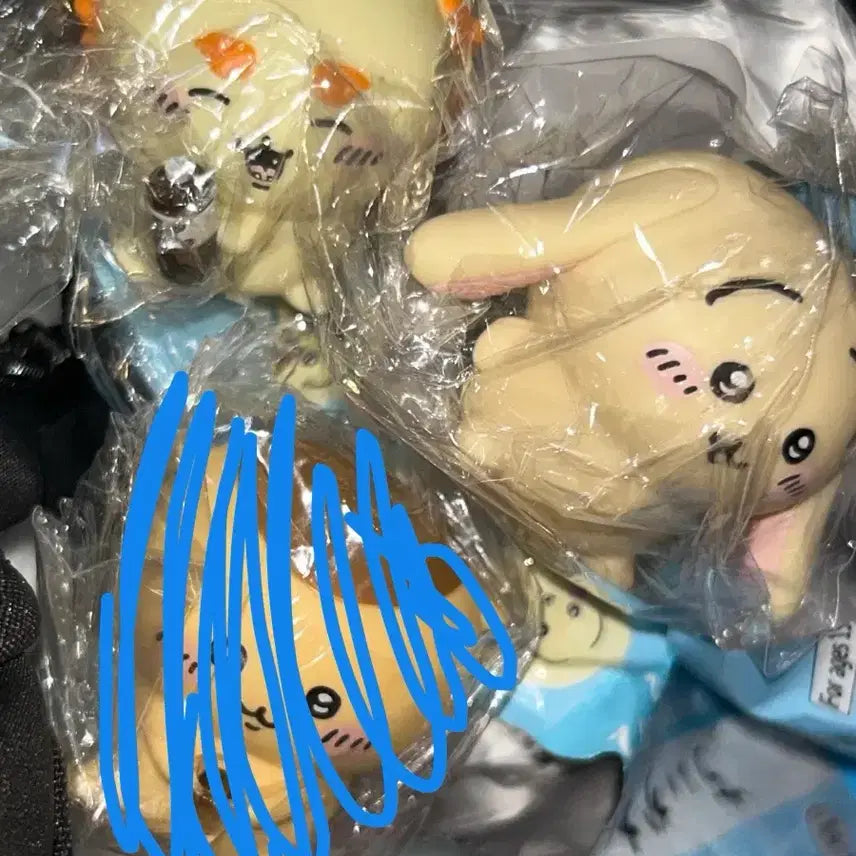 [BUNJANG] Chiikawa Sofubi Puppet Mascot Usagi, Cola Shisa / 치이카와 소프비 퍼펫 마스코트 귀늘 우사기, 콜라 시사