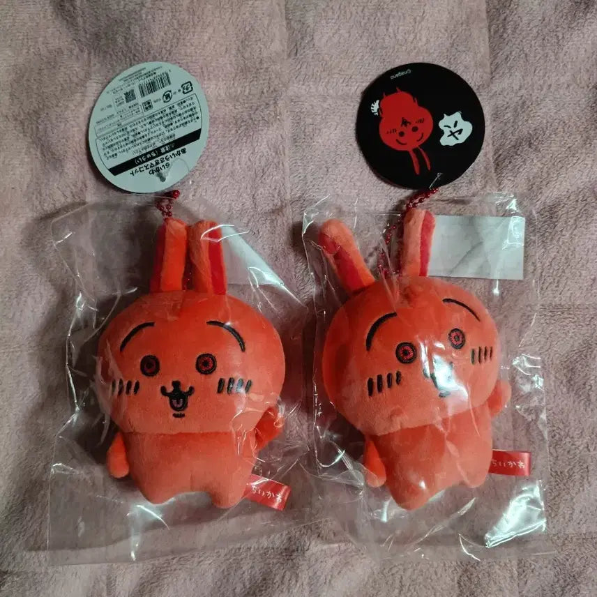 [BUNJANG] Red Rabbit (Dragon Skirt) Figurine / 빨간우사기(용치마)