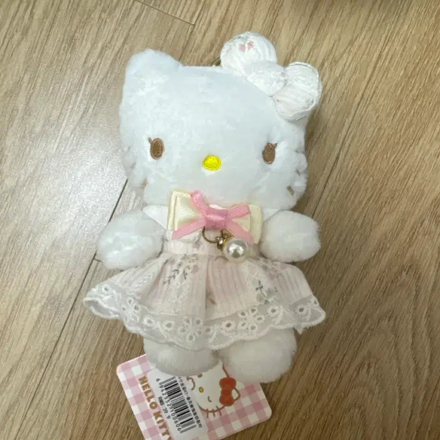 [BUNJANG] Miniso Hello Kitty Plush Keychain / 미니소 헬로키티 인형 키링
