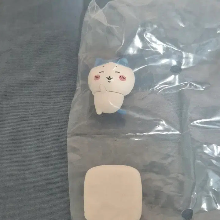 [BUNJANG] Chiikawa Monjakui Hachiware Mini Figure Gacha / 치이카와 먼작귀 하치와레 미니 피규어 가챠
