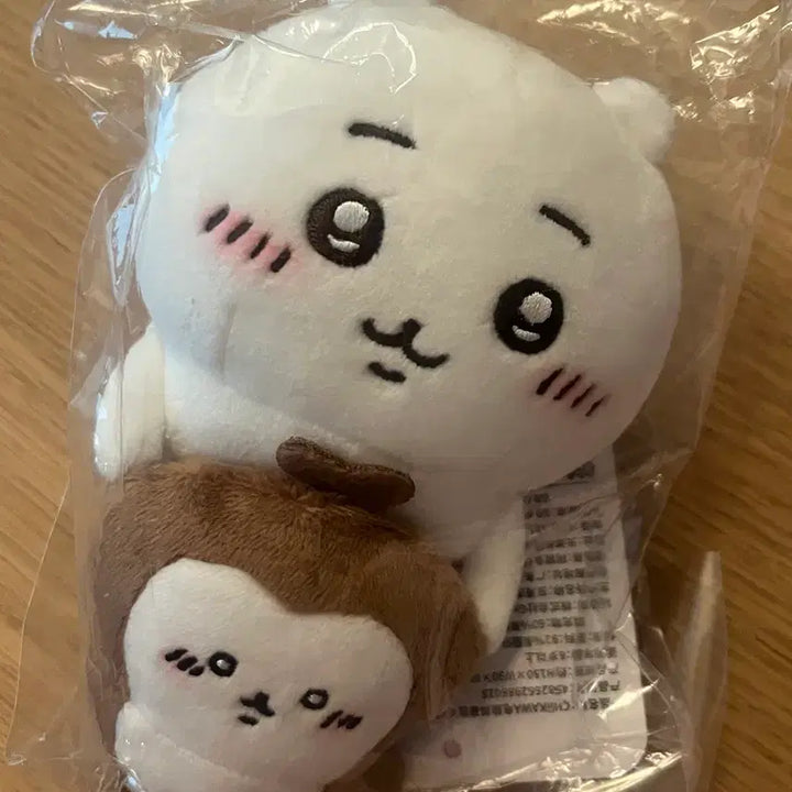 [BUNJANG] Chiikawa Beetle Desktop Plush (Mint Condition) / 치이카와 풍뎅이 데스크탑 누이(개체최상)