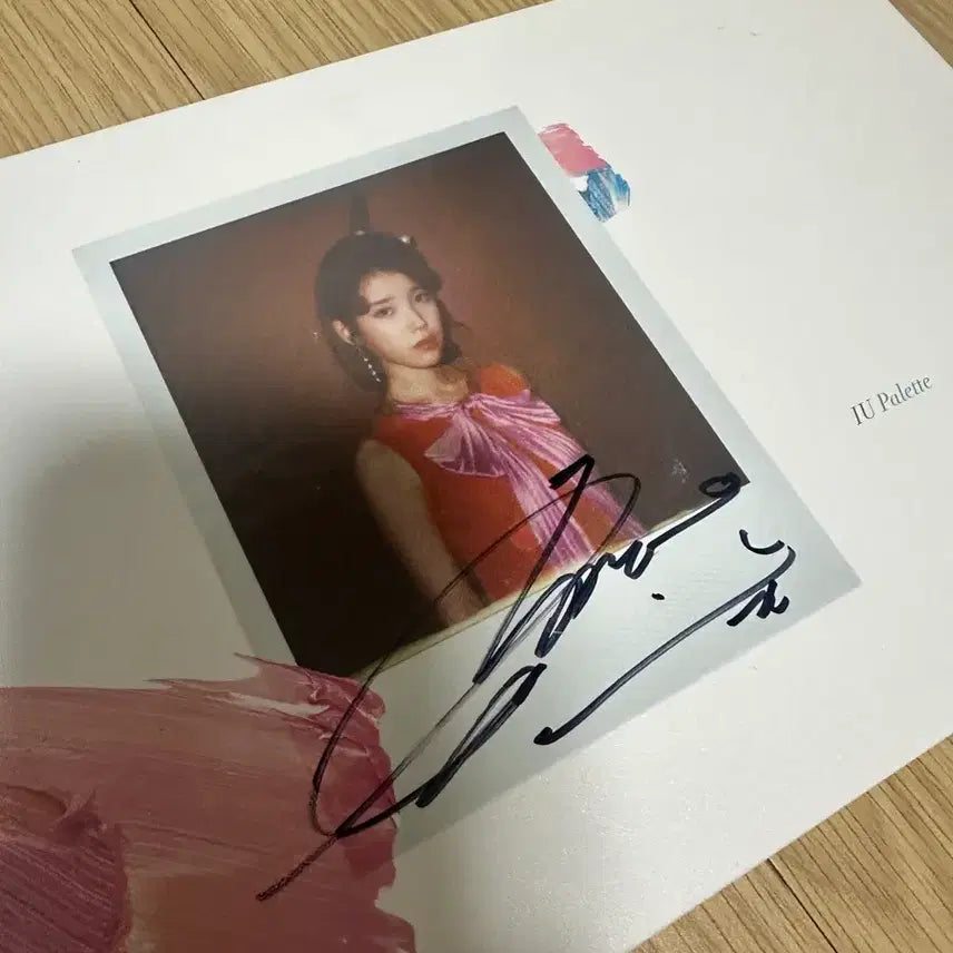 [BUNJANG] IU Palette Signed Album / 아이유 팔레트 친필 싸인 앨범