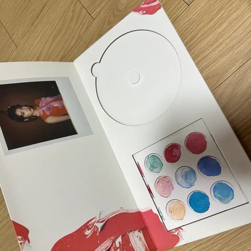 [BUNJANG] IU Palette Signed Album / 아이유 팔레트 친필 싸인 앨범