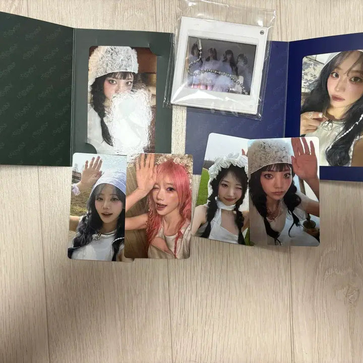 [BUNJANG] QWER Album Bundle Set with Weverse POB Photocard / QWER앨범(일괄 구매만 가능),위버스 특전 포카