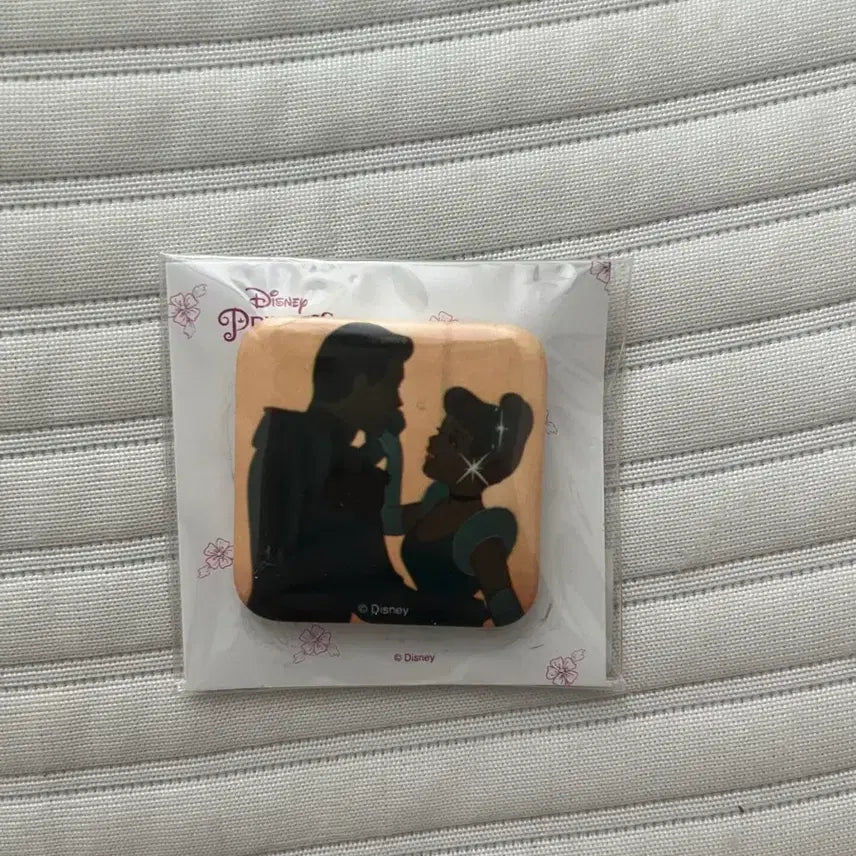 [BUNJANG] Cinderella Pin Button Badge / 신데렐라 핀버튼 뱃지