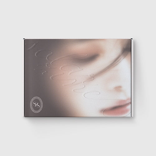 [Pre-Order] Solar (of Mamamoo) - 2025 Season's Greetings "Solarzine'25" + Pre-Order Benefit