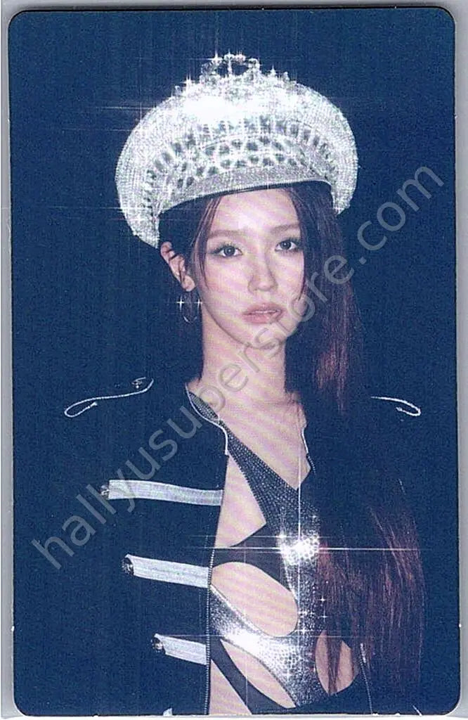 i-dle - Miyeon - 2 Album weverse shop global (wvg) poca album pre-order benefit (pob) holographic (hologram) non-selfie concept photocard