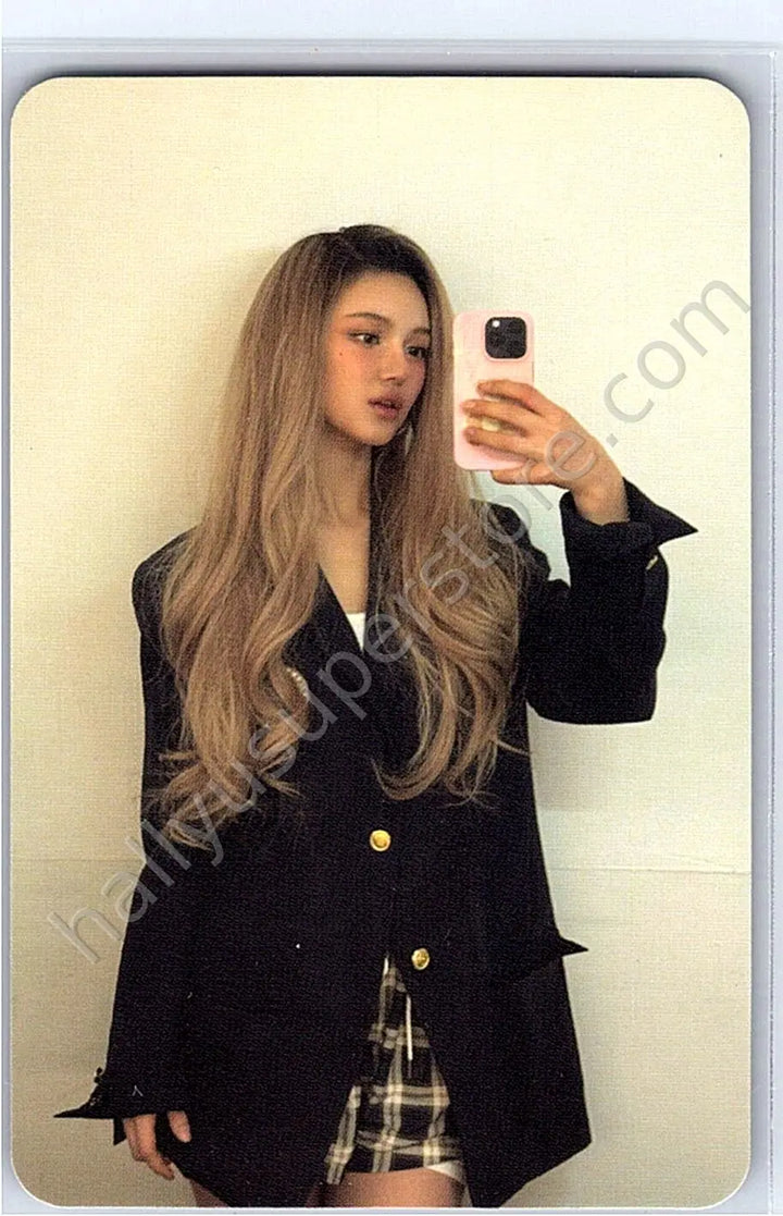 NewJeans - Danielle - How Sweet album photocard C version version 2 weverse album version