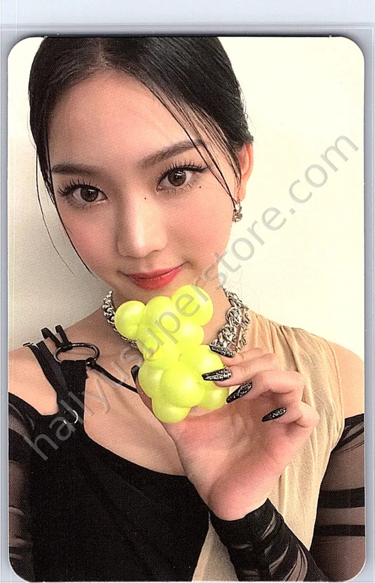 STAYC - Isa - YOUNG-LUV.COM
