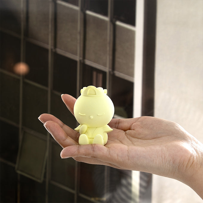 ** [Tradition] "Pensive Bodhisattva" Car Diffuser