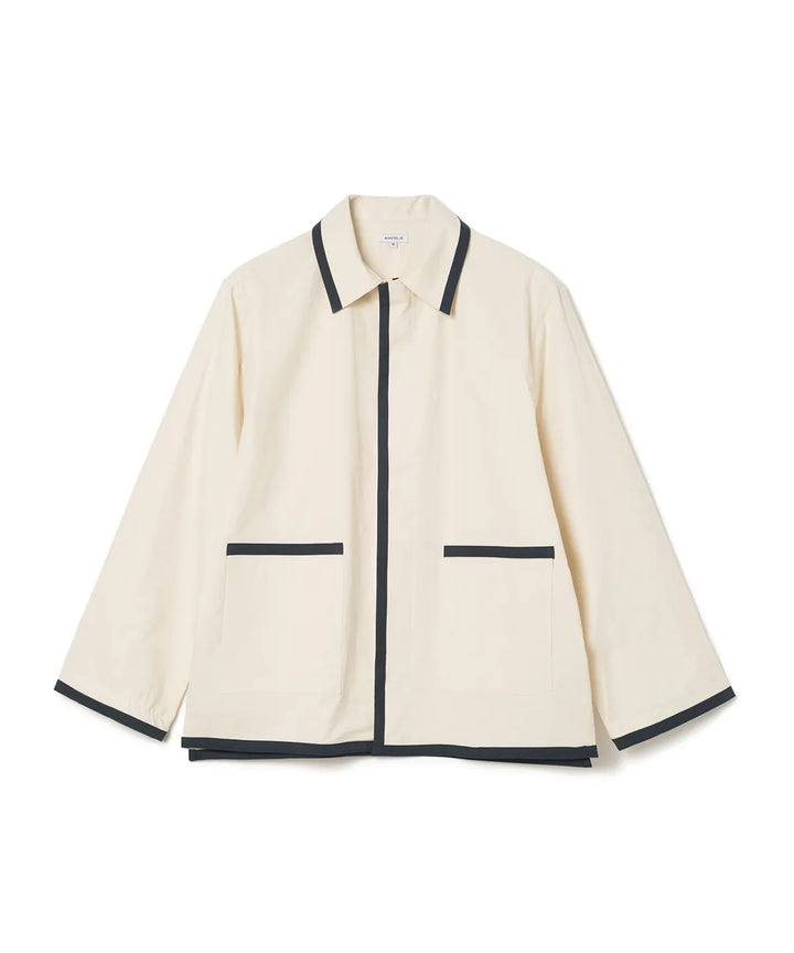 **QWER -Magenta Two-tone flared shirt [Ivory]