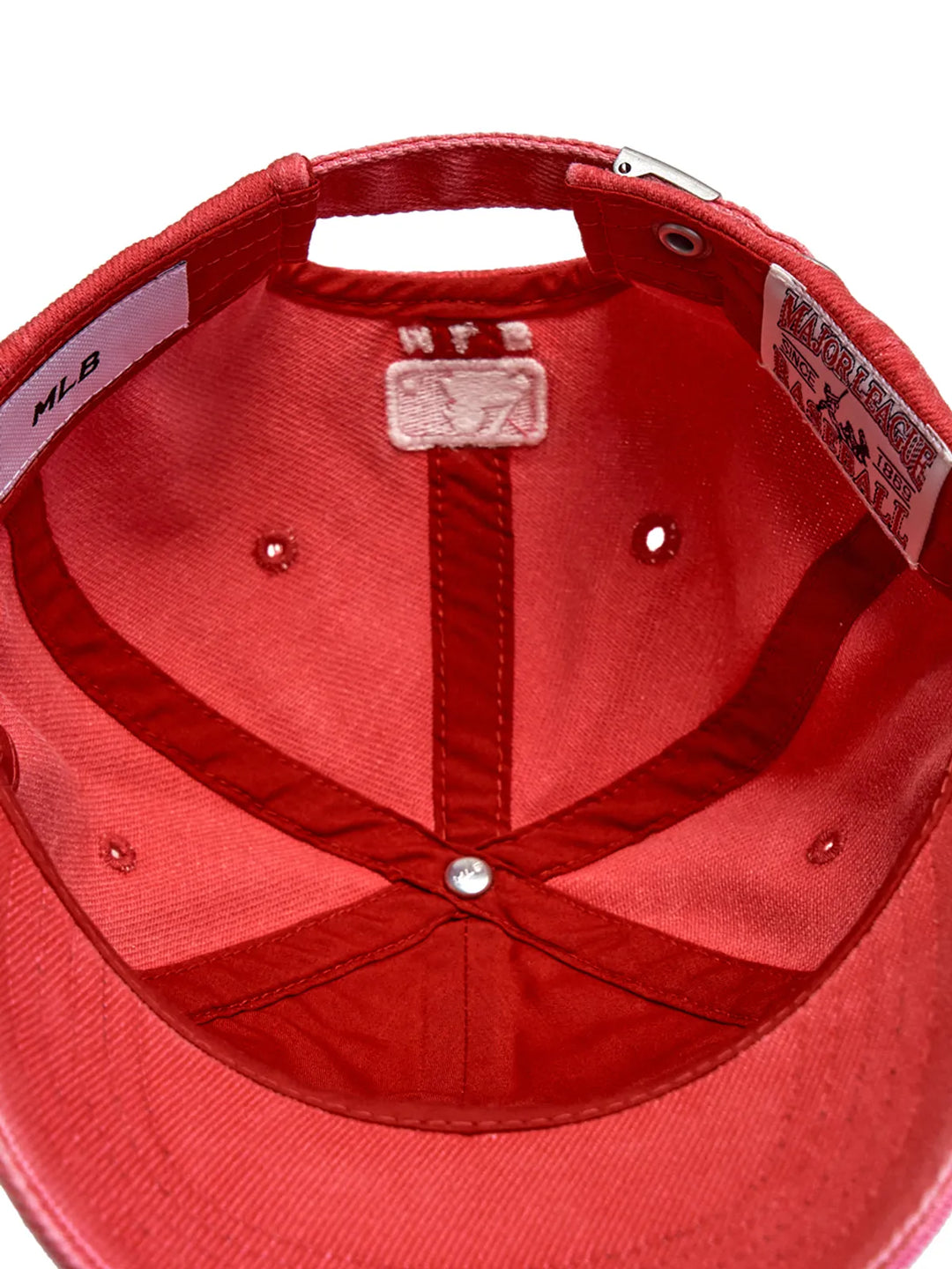 ** [Pre-Order] AESPA - Wearing KARINA Varsity Vintage Cursive Stitch Unstruck Ball Cap BOS (D.Red)
