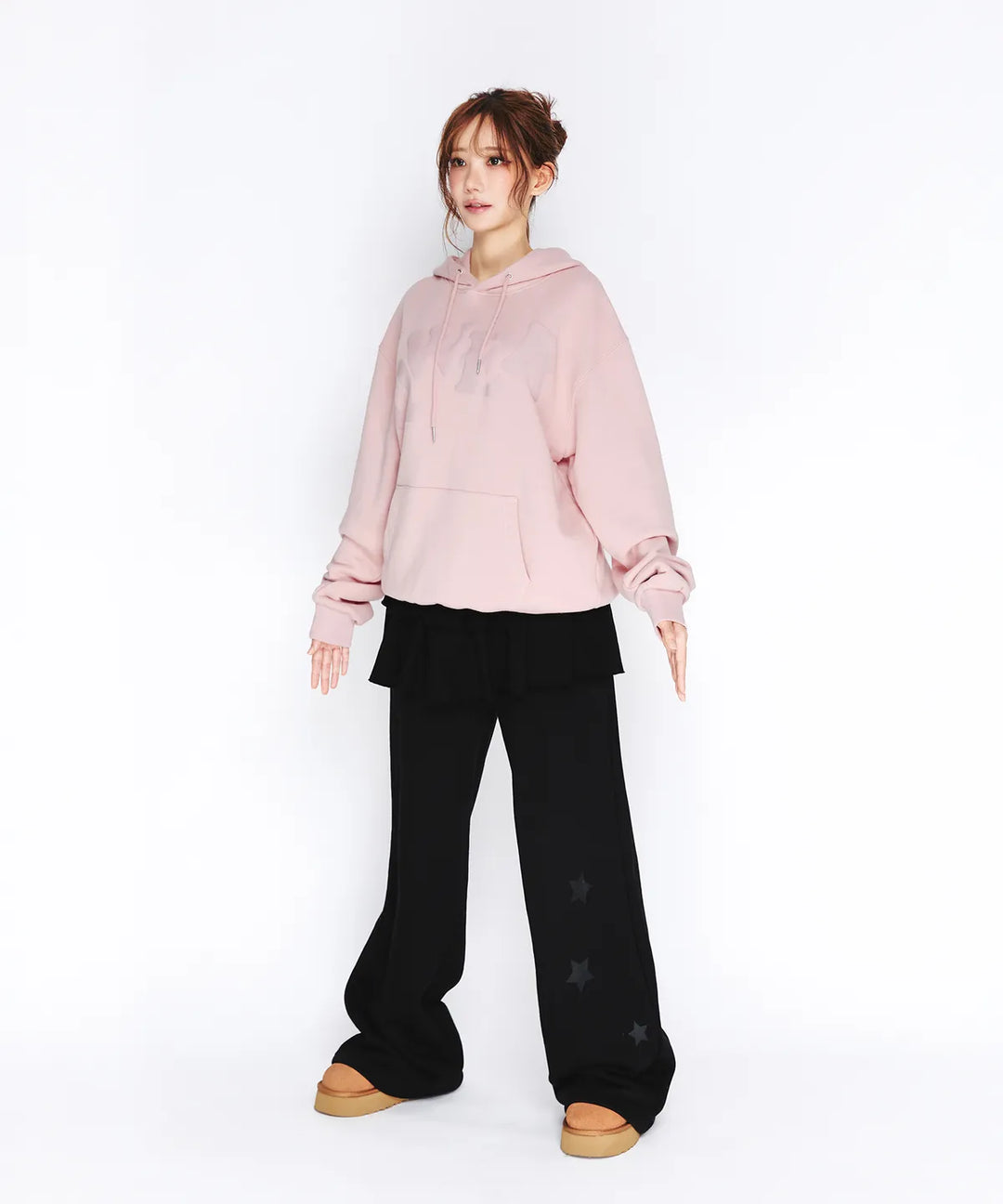 **QWER -Ames-Worldwide  QWER BIG TYPO HOODIE PINK