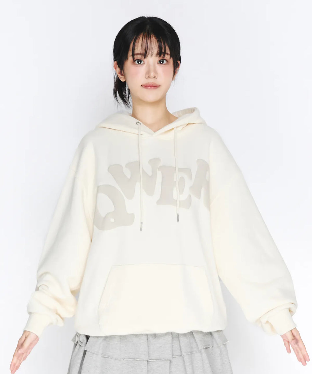 **QWER -Ames-Worldwide  QWER BIG TYPO HOODIE CREAM