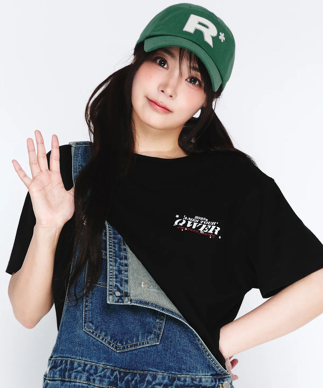 **QWER -Ames-Worldwide QWER WORLD TOUR TEE BLACK