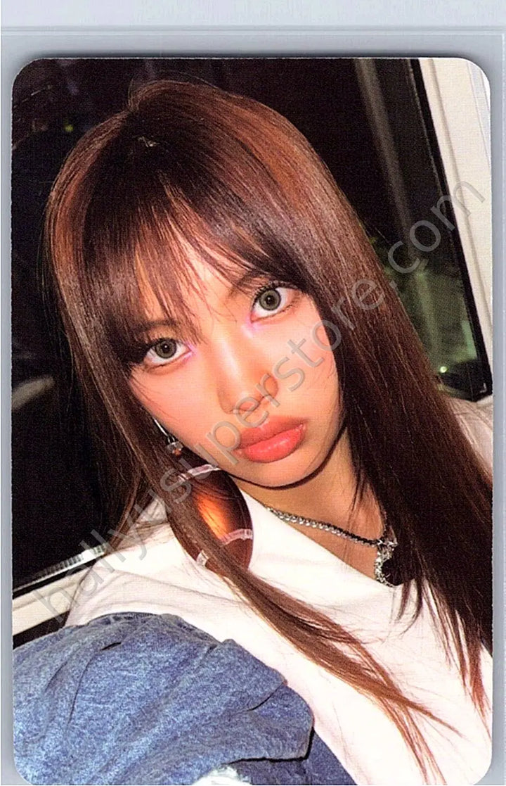 NewJeans - Hyein - NewJeans “OMG” album photocard C version version 2 weverse album version