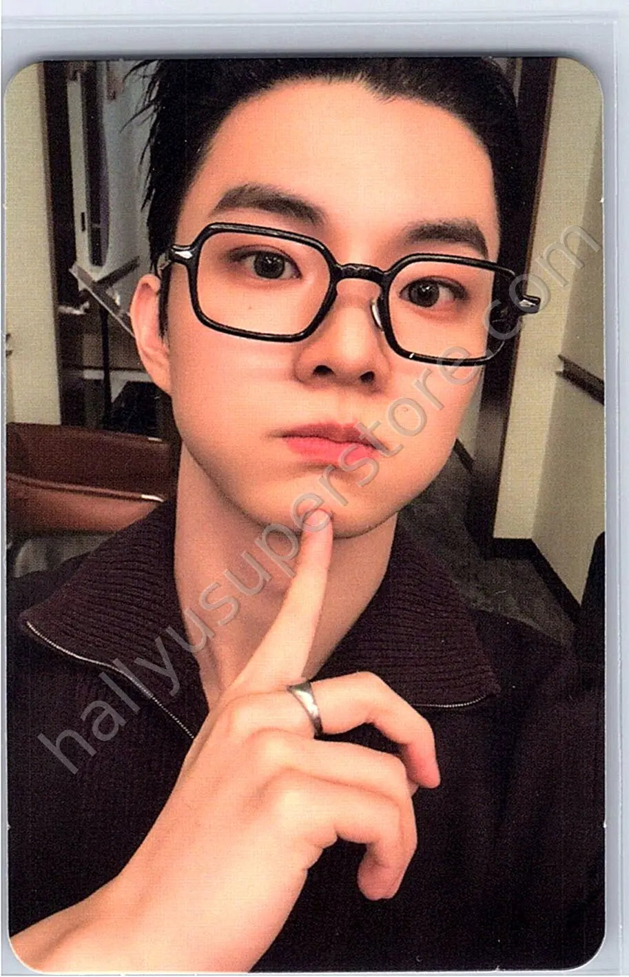 THE BOYZ - Q - Unexpected album photocard become version