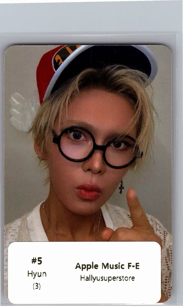 XLOV "I,God"- Apple Music Fansign Event Photocard R2 [26.06.22]