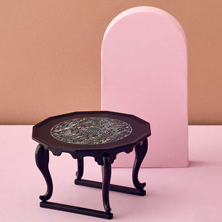 ** Korean traditional pearl oyster table wireless charger