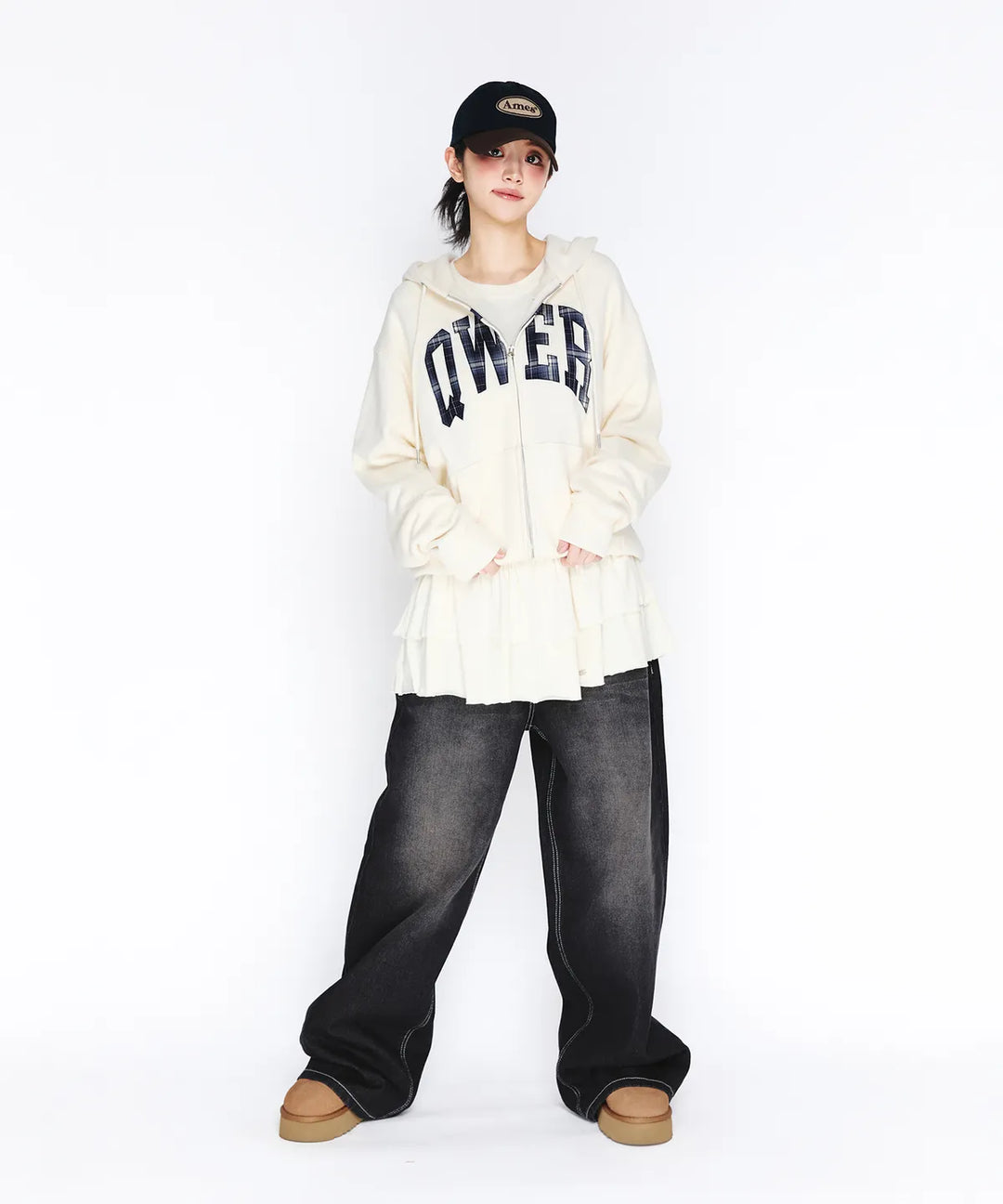 **QWER -Ames-Worldwide  QWER BASIC APPLIQUE HOODIE ZIP-UP CREAM