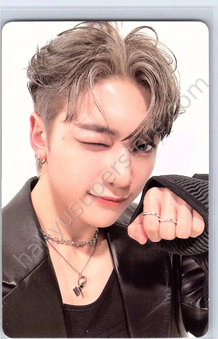 ZEROBASEONE - Matthew - Melting Point A version album photocard loyalty version
