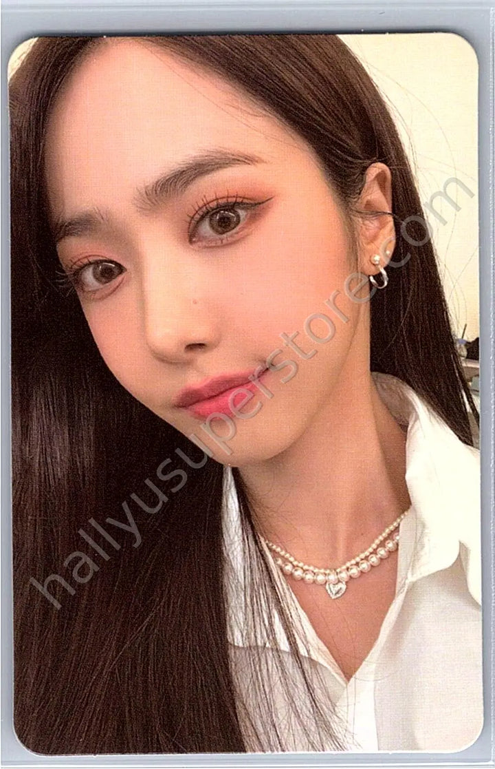 VIVIZ - SinB - The 1st ViviDayz merch photocard trading card
