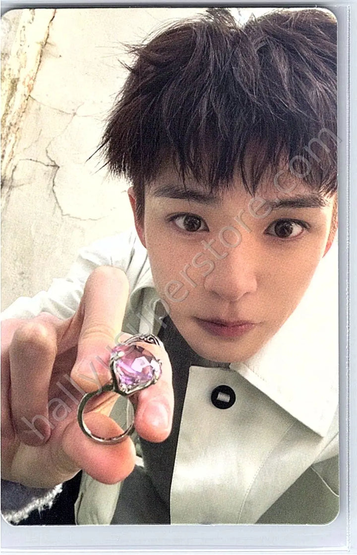 TREASURE - Asahi - Pleasure album photocard green version photocard