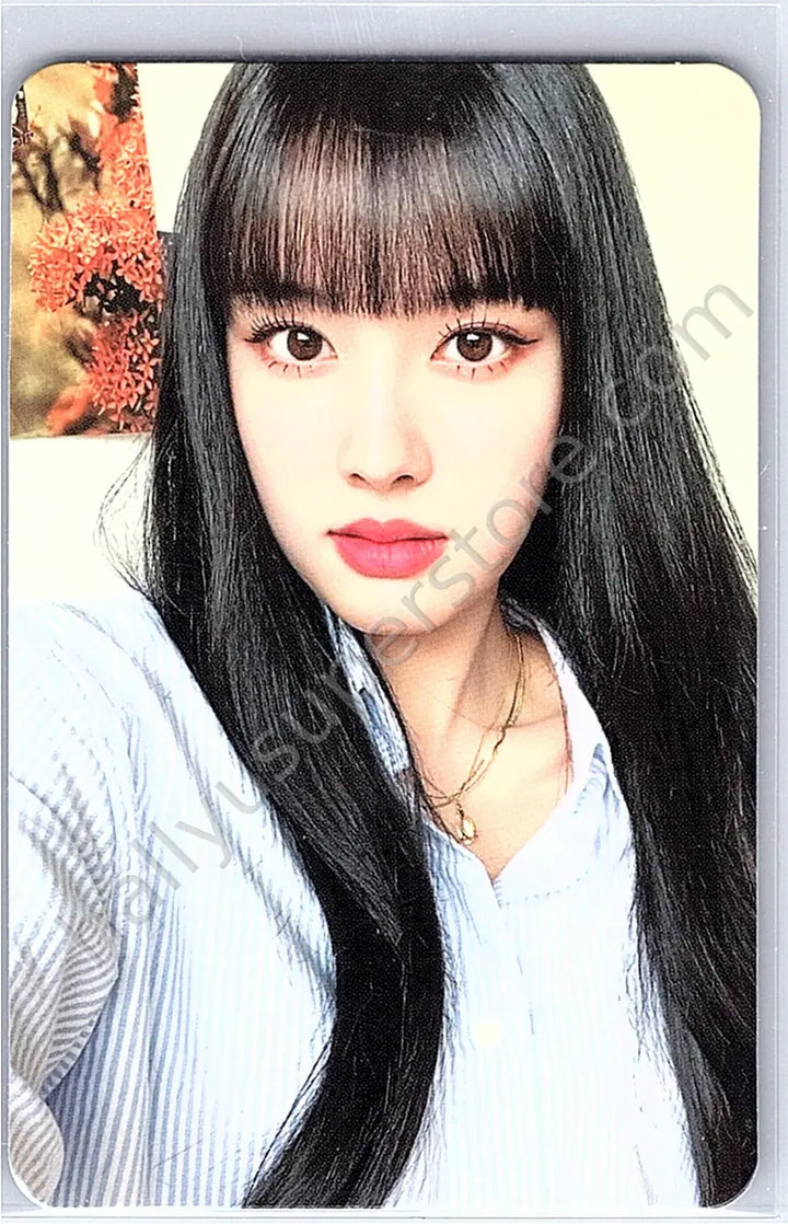 STAYC - Yoon - Holiday in STAYC (SWITH 1st Membership Kit)