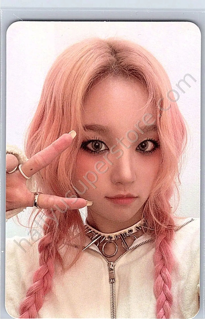 i-dle - Yuqi - I Never Die fansign round 1 synnara video call (fancall)