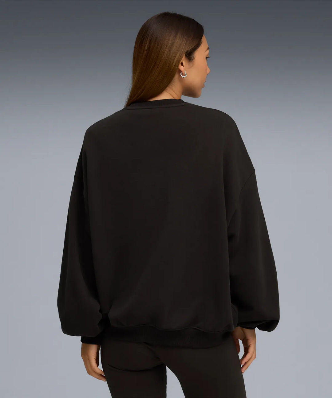 ** ROSE X PUMA -  Oversized Crew TR - Black / 633803-01