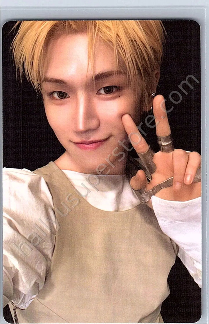BOYNEXTDOOR - Riwoo - HOME album photocard weaver version