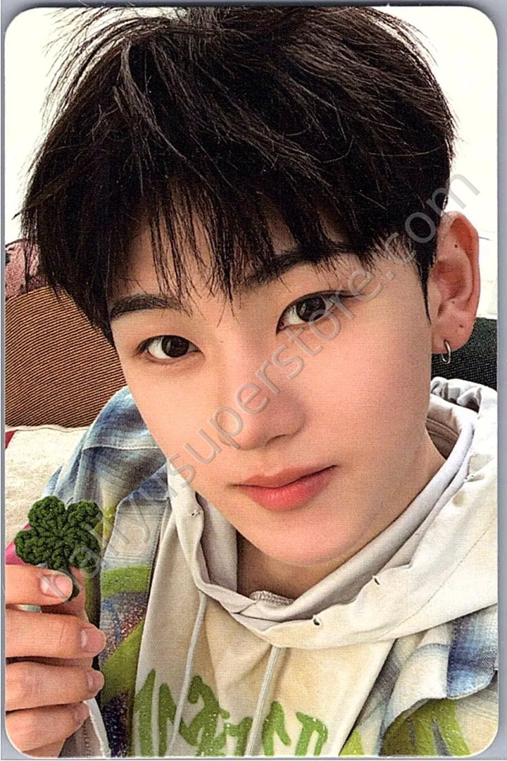 KickFlip - Kyehoon - My First Flip album photocard black version poca album