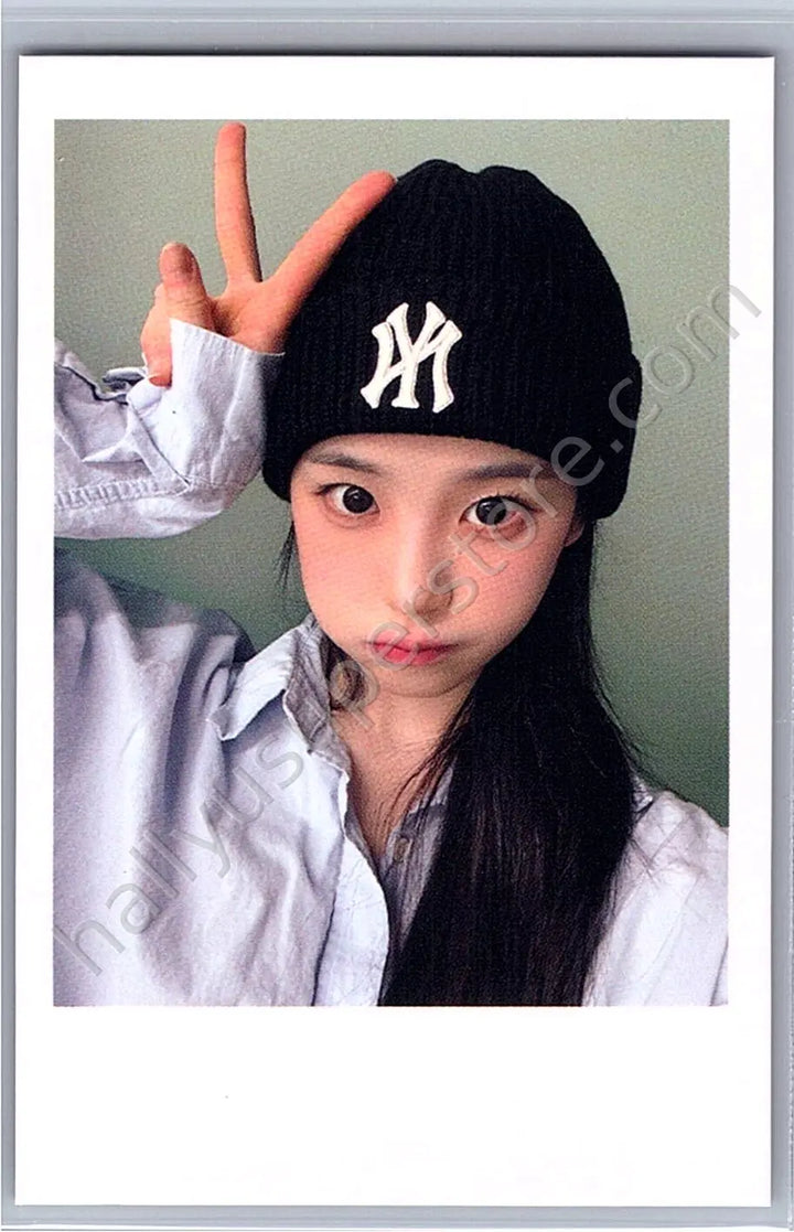tripleS - Jiyeon - Beyond Beauty jump up polaroid round 13 video call (fancall)